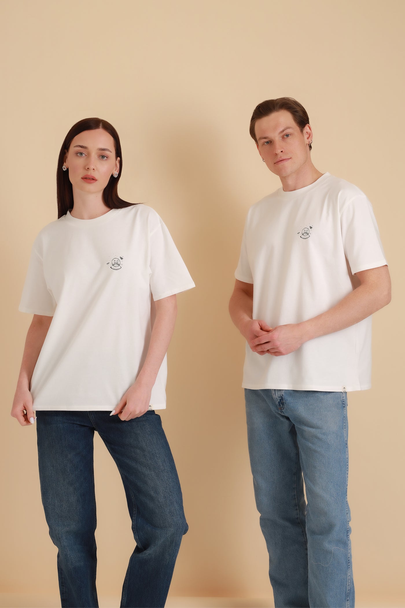 Unisex Oversized T-Shirt Space Cat White Alyssum